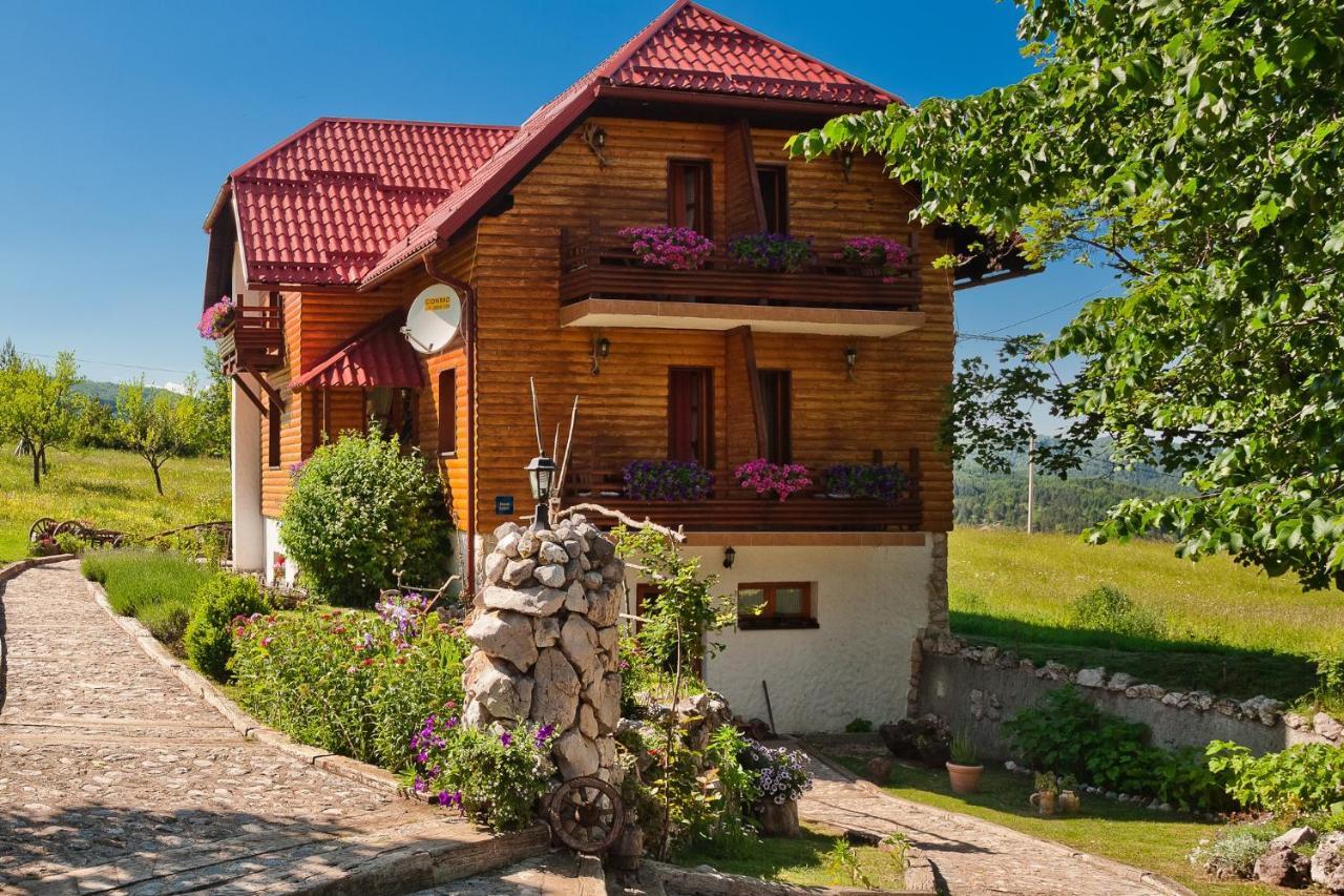 Гостевой дом House Mrzlin Grad Кореница Экстерьер фото